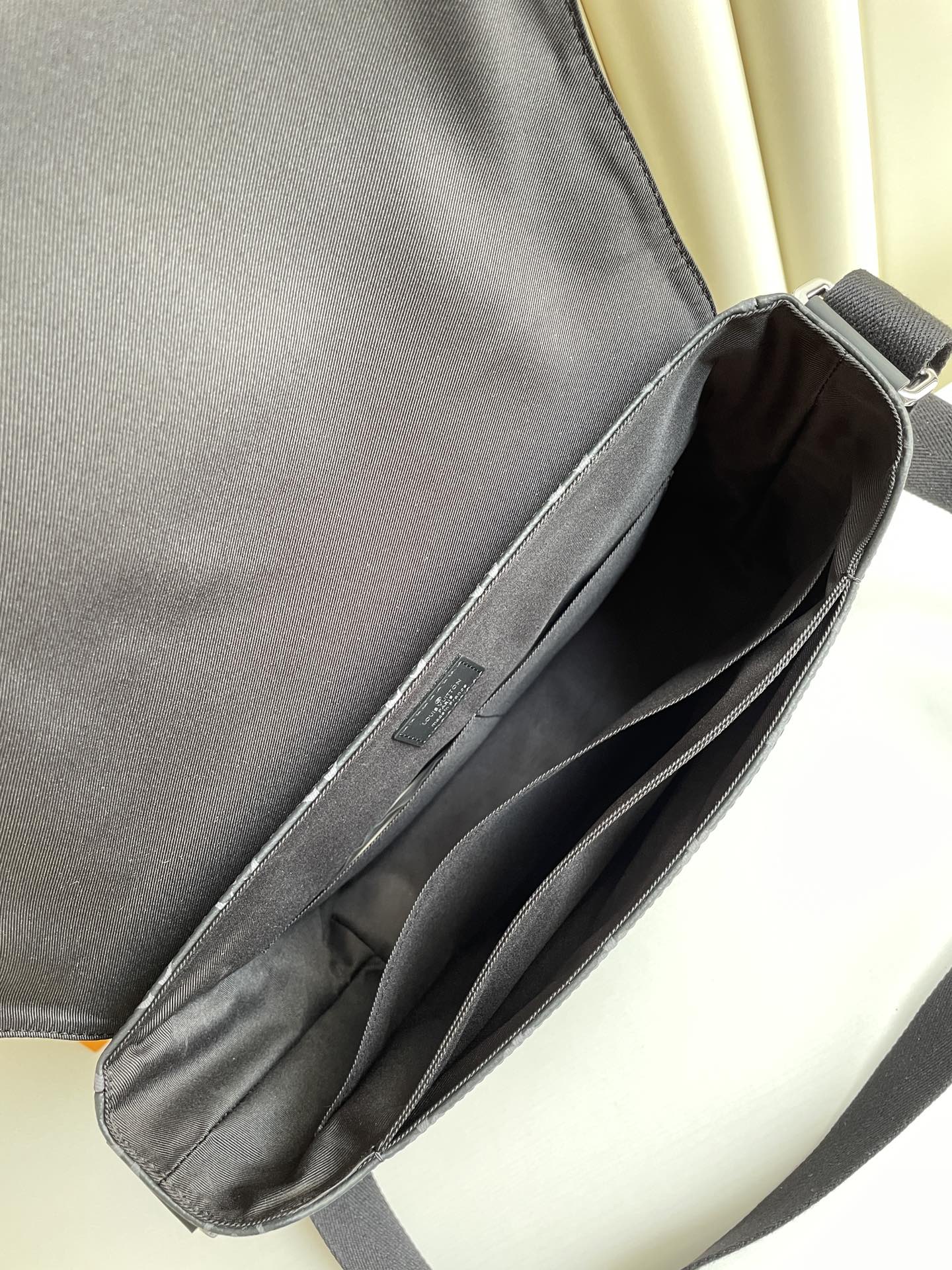 1:1 Replica Louis Vuitton LV District MM Monogram Eclipse Canvas Unique Bag For Men M44001 - 12.2in/31cm - Image 6