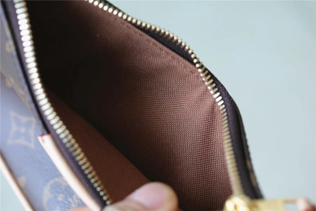 1:1 Replica Louis Vuitton LV Easy Pouch On Strap Monogram Canvas Luxury Bag For Women - 19cm/7.5in - Image 6