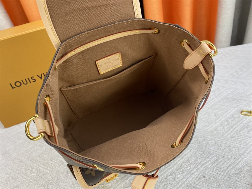 1:1 Replica Louis Vuitton LV Excursion PM Monogram Gorgeous Bag For Women M46932 - 8.3in/ 23cm - Image 7