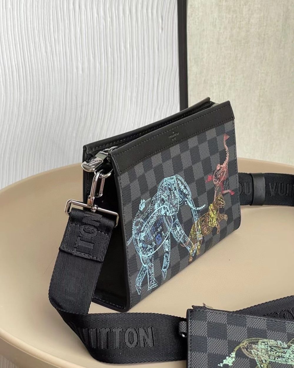 1:1 Replica Louis Vuitton LV Gaston Wearable Wallet Damier Graphite Unique Bag For Men N64608 - 8.7in/22cm