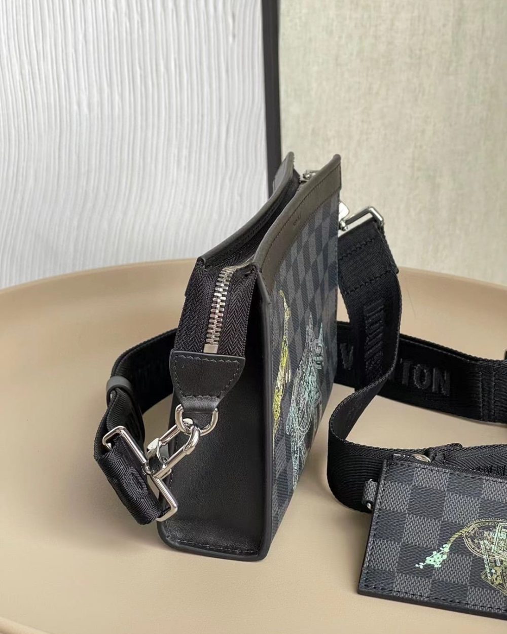 1:1 Replica Louis Vuitton LV Gaston Wearable Wallet Damier Graphite Unique Bag For Men N64608 - 8.7in/22cm