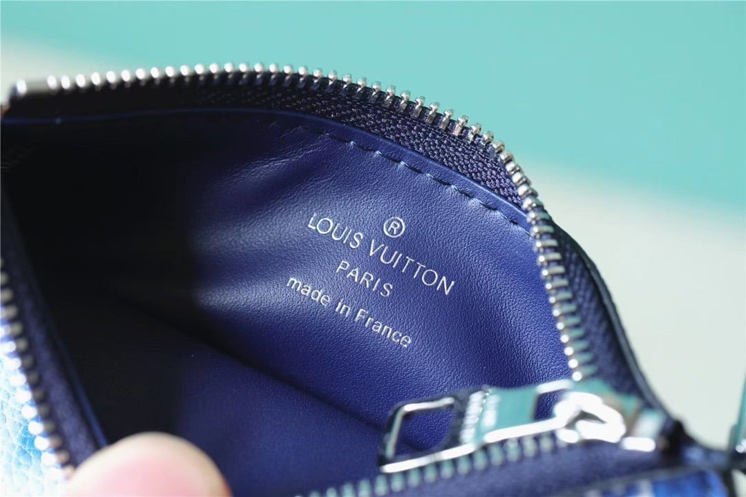 1:1 Replica Louis Vuitton LV Gaston Wearable Wallet Monogram Blue Unique Bag For Men M81431 - 8.7in/22cm - Image 7