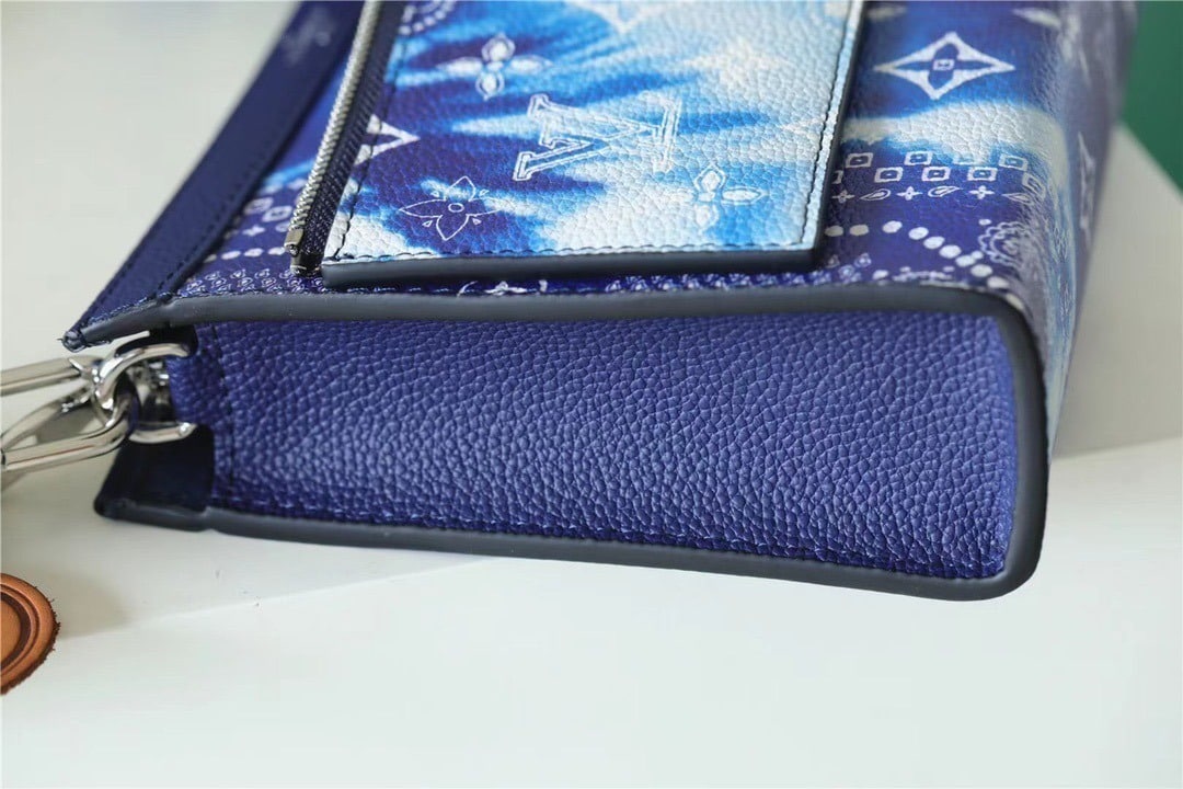 1:1 Replica Louis Vuitton LV Gaston Wearable Wallet Monogram Blue Unique Bag For Men M81431 - 8.7in/22cm - Image 8