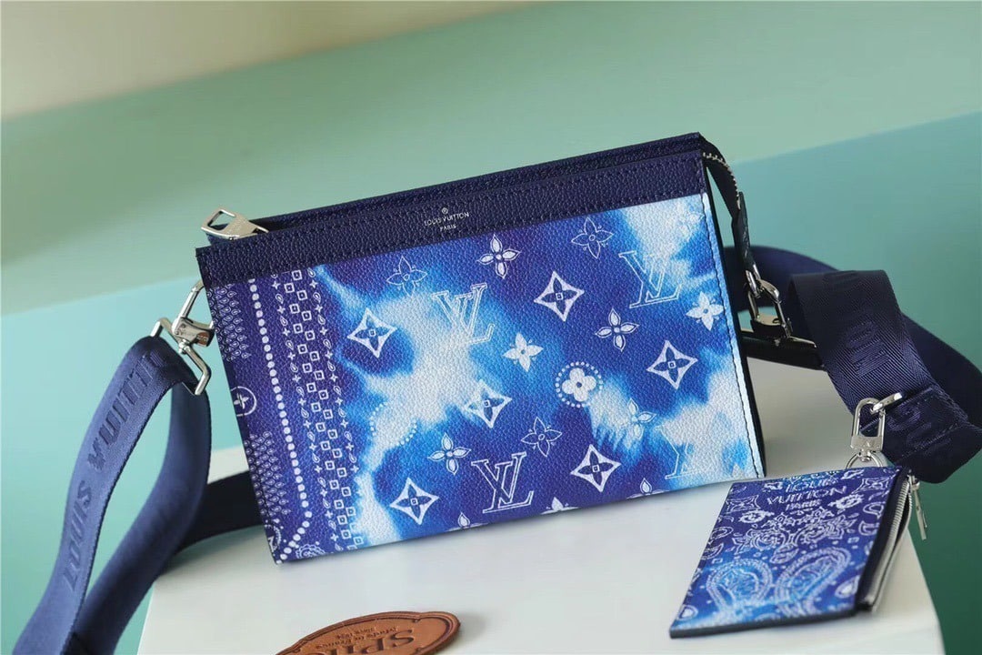 1:1 Replica Louis Vuitton LV Gaston Wearable Wallet Monogram Blue Unique Bag For Men M81431 - 8.7in/22cm - Image 6