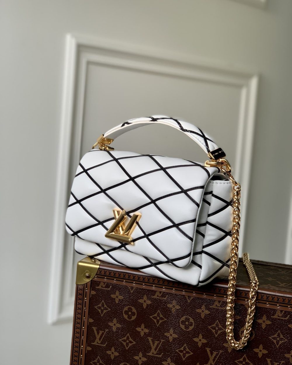 1:1 Replica Louis Vuitton LV GO-14 MM White/ Black Bag Luxury Bag For Women M22890- 9.1 Inches/ 23 Cm