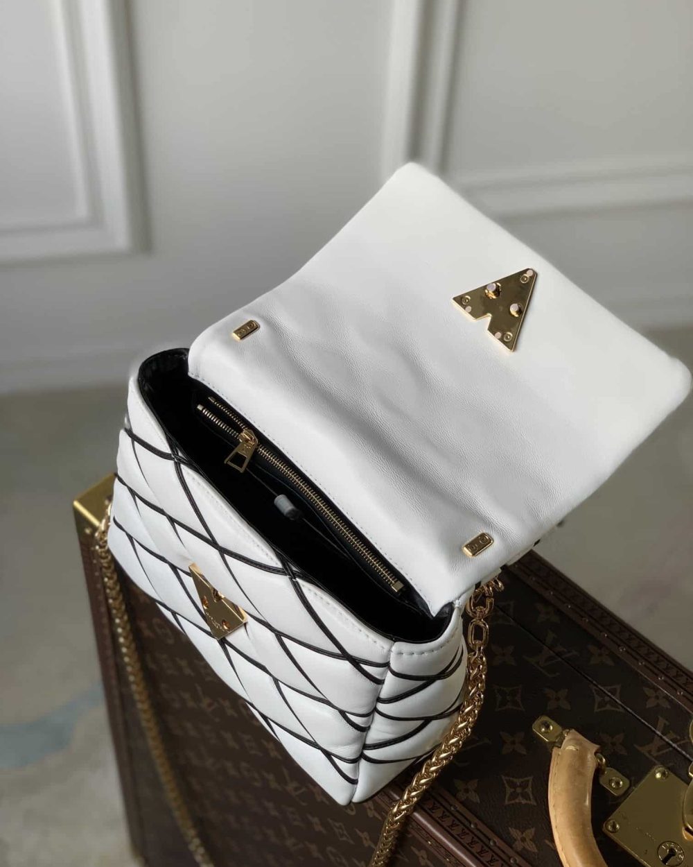 1:1 Replica Louis Vuitton LV GO-14 MM White/ Black Bag Luxury Bag For Women M22890- 9.1 Inches/ 23 Cm