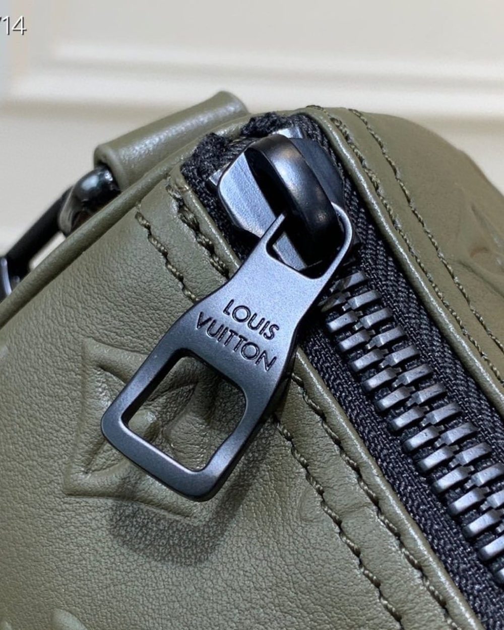 1:1 Replica Louis Vuitton LV Keepall XS Monogram Seal Khaki Unique Bag For Men M57961 - 8.3in/21cm