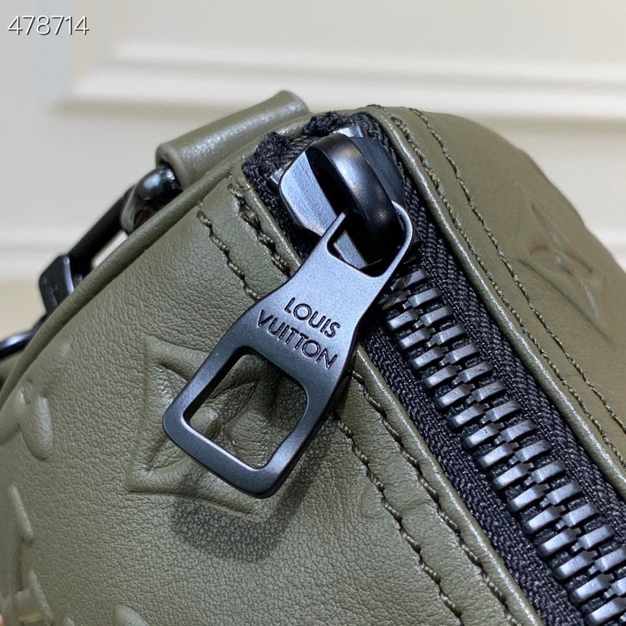 1:1 Replica Louis Vuitton LV Keepall XS Monogram Seal Khaki Unique Bag For Men M57961 - 8.3in/21cm - Image 8