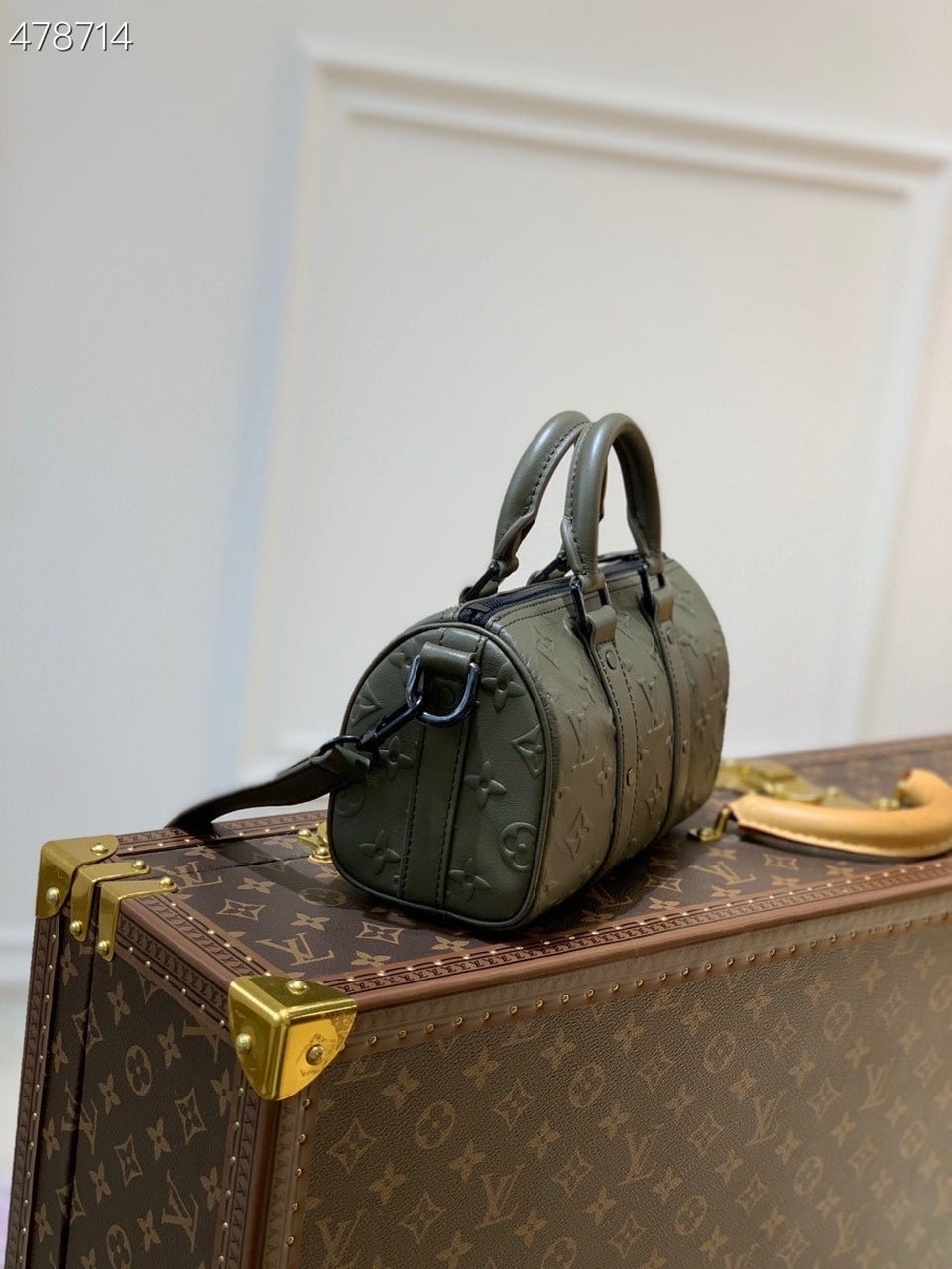 1:1 Replica Louis Vuitton LV Keepall XS Monogram Seal Khaki Unique Bag For Men M57961 - 8.3in/21cm - Image 3