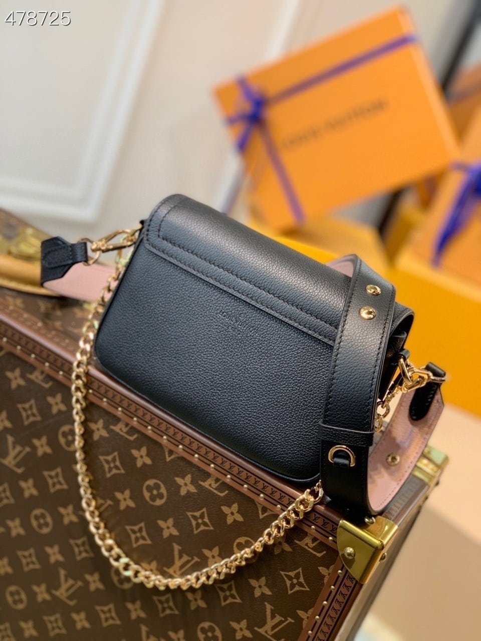 1:1 Replica Louis Vuitton LV Lockme Tender Black Luxury Bag For Women M58557 - 7.5in/19cm - Image 4
