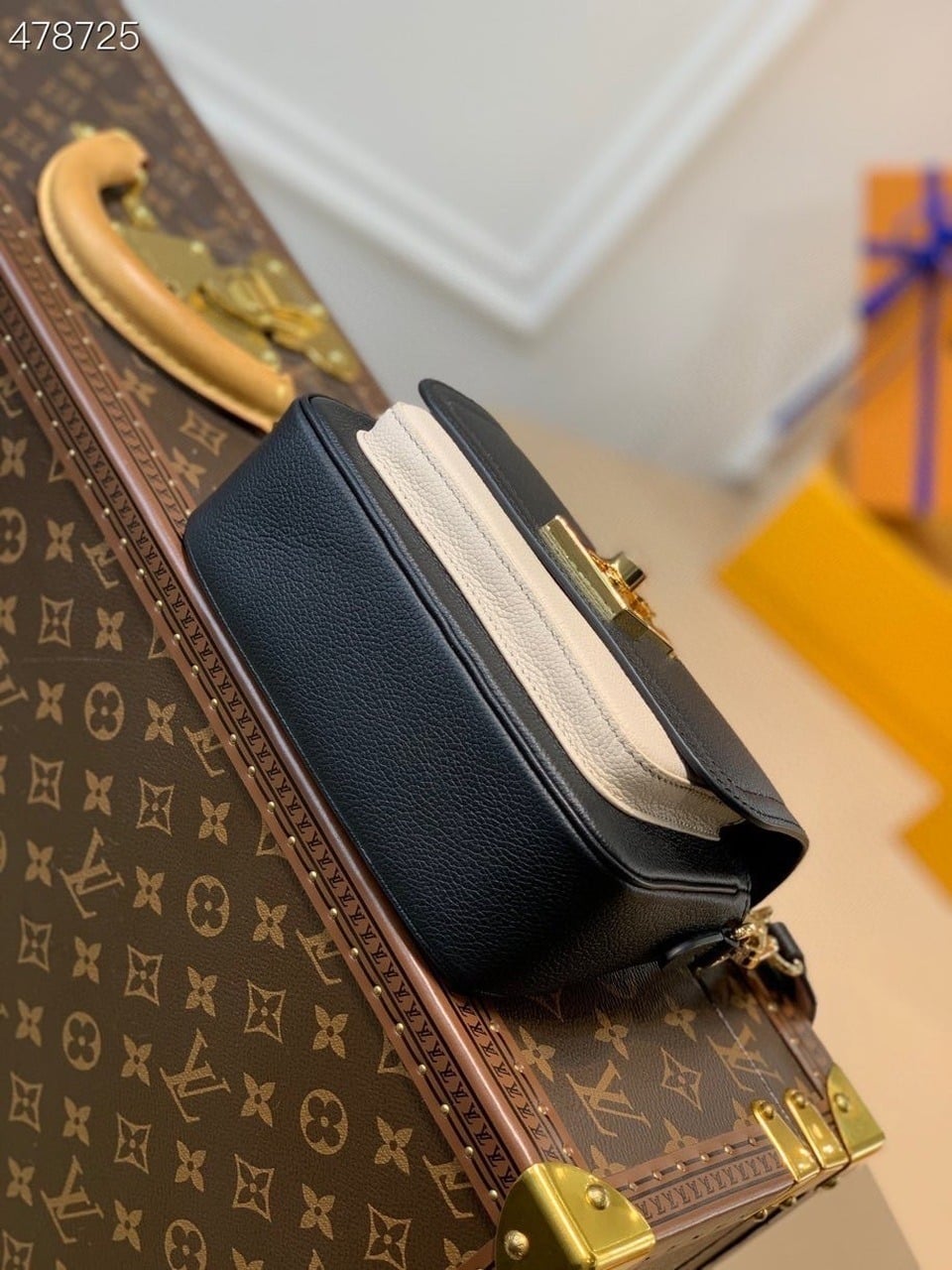 1:1 Replica Louis Vuitton LV Lockme Tender Black Luxury Bag For Women M58557 - 7.5in/19cm - Image 7