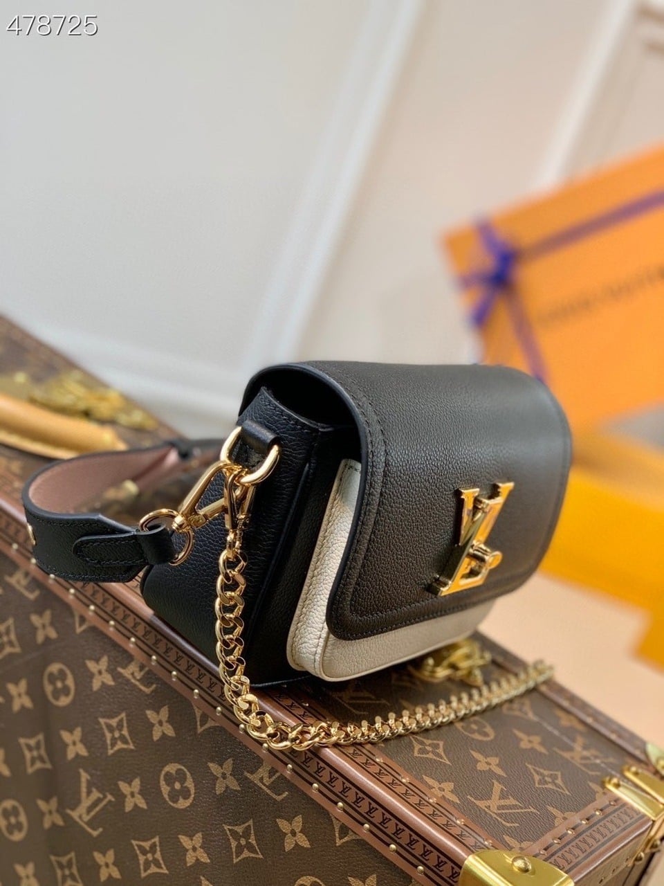 1:1 Replica Louis Vuitton LV Lockme Tender Black Luxury Bag For Women M58557 - 7.5in/19cm - Image 2