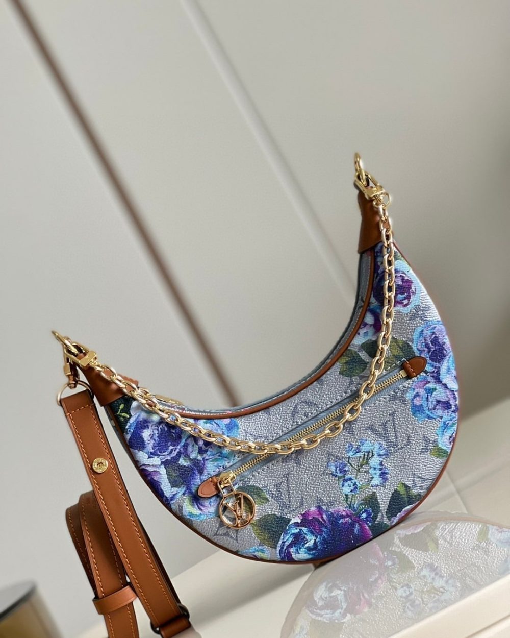1:1 Replica Louis Vuitton LV Loop Half-Moon Baguette Bag Multicolor Luxury Bag For Women - 9.1in/23cm