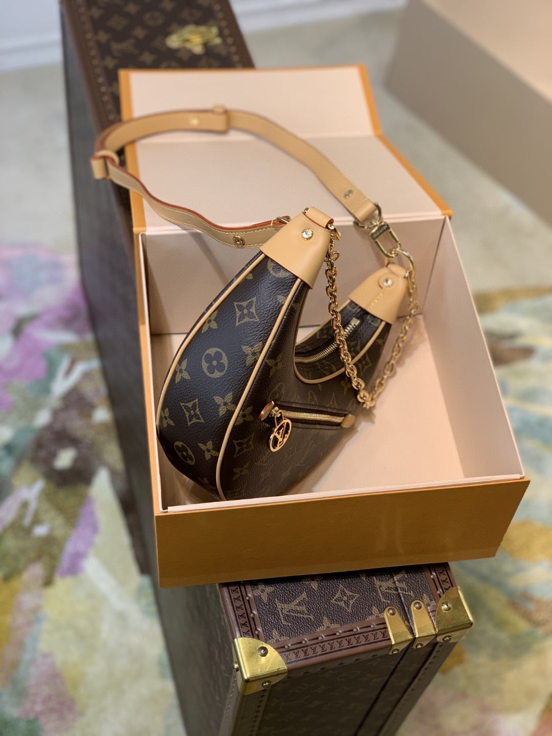 1:1 Replica Louis Vuitton LV Loop Monogram Canvas Luxury Bag For Women M81098 - 9.1in/23cm - Image 4