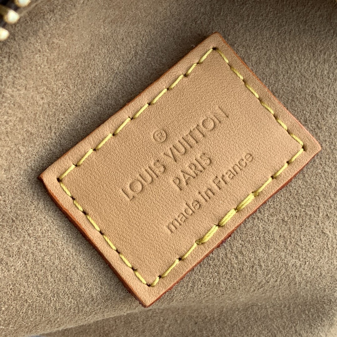 1:1 Replica Louis Vuitton LV Loop Monogram Canvas Luxury Bag For Women M81098 - 9.1in/23cm - Image 7