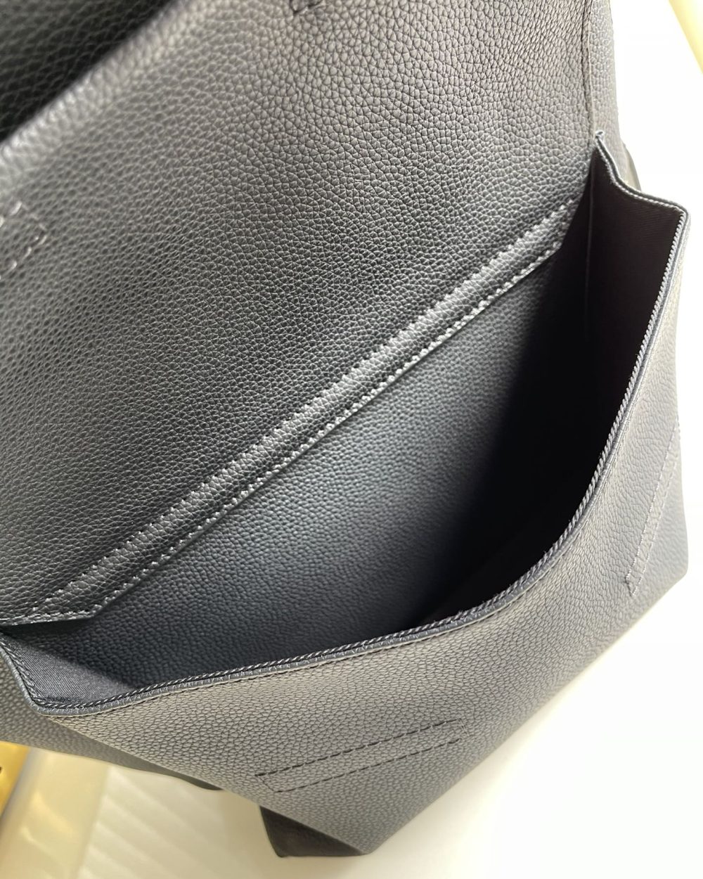 1:1 Replica Louis Vuitton LV Aerogram Backpack Black Essential Bag For Men M57079 - 43cm/ 16.9in