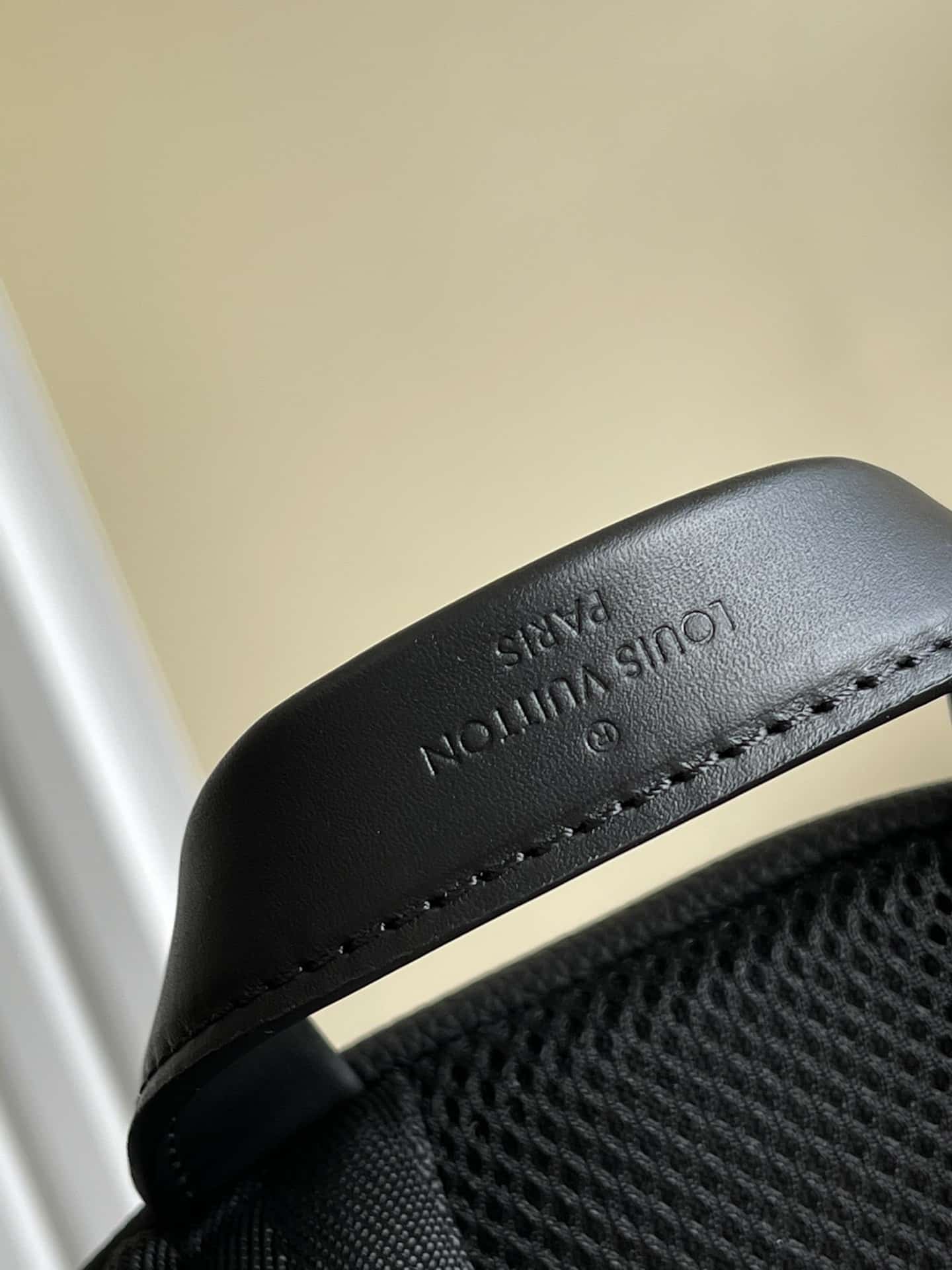 1:1 Replica Louis Vuitton LV Aerogram Backpack Black Essential Bag For Men M57079 - 43cm/ 16.9in - Image 8