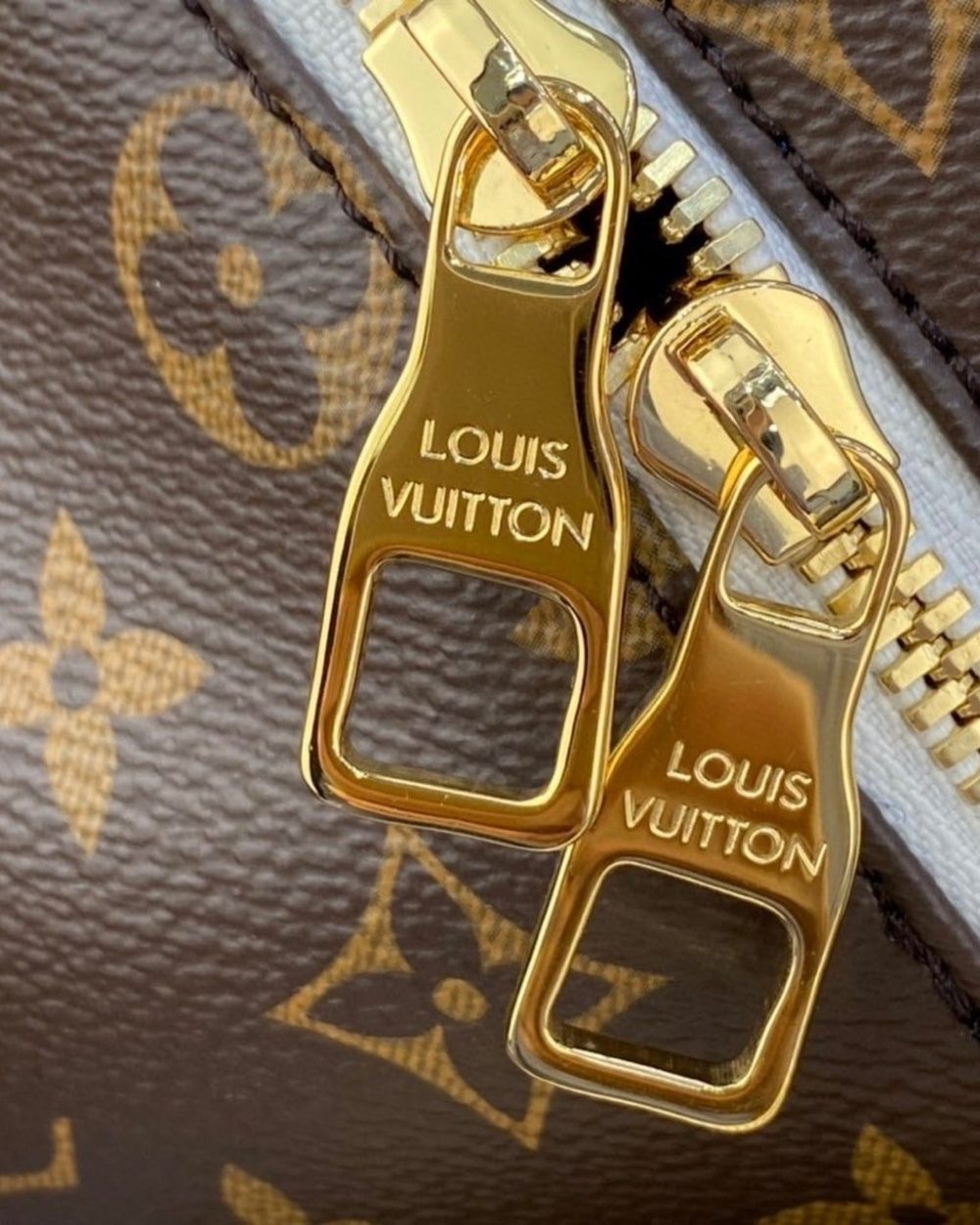 1:1 Replica Louis Vuitton LV LV x NBA New Backpack Monogram Canvas By Virgil Abloh Unique Bag For Men M45581 - 15.7in/40cm