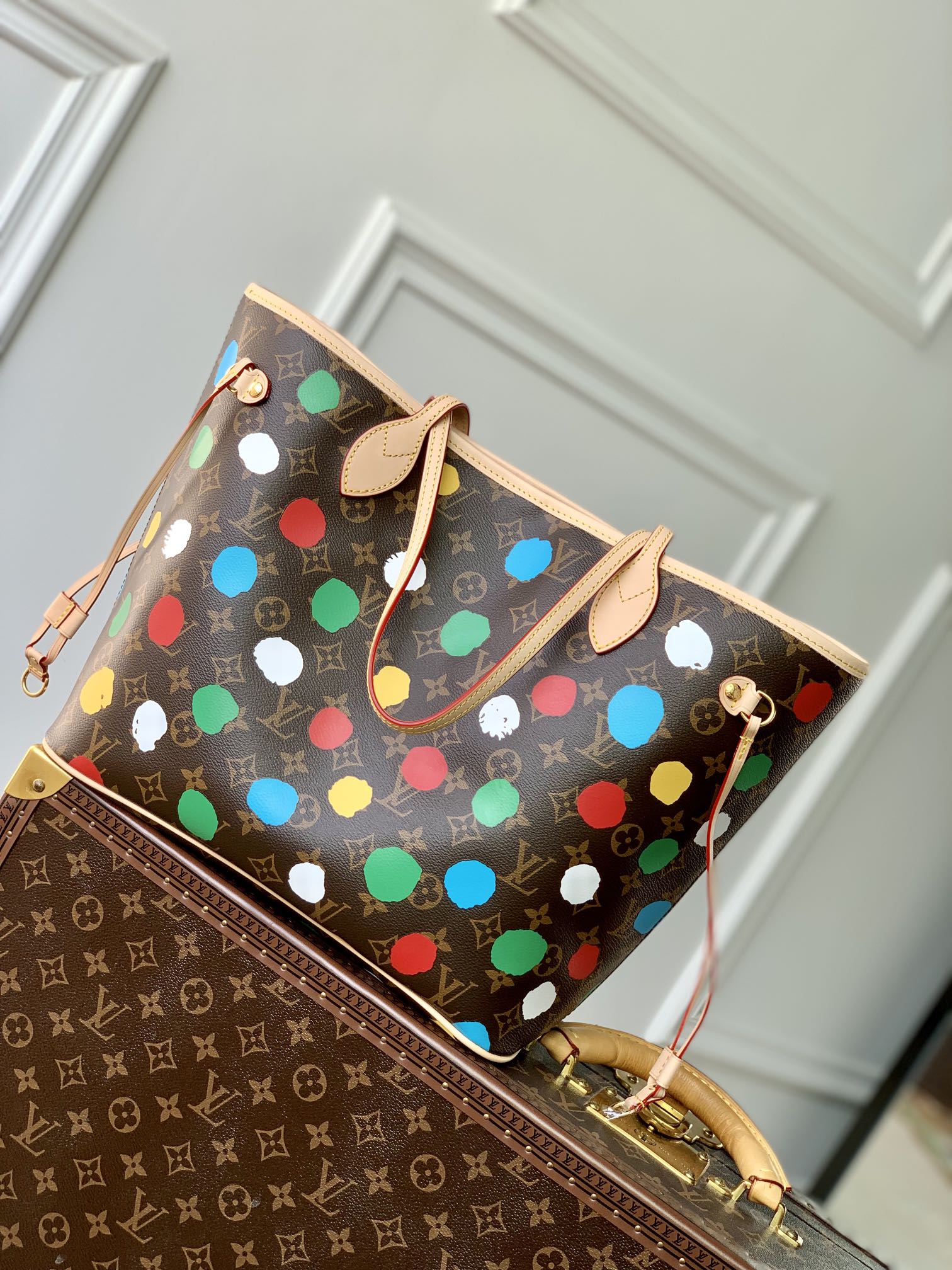 1:1 Replica Louis Vuitton LV LV x YK Neverfull MM Brown Vibrant Bag For Women M46381 - 31cm/ 12.2 in - Image 3