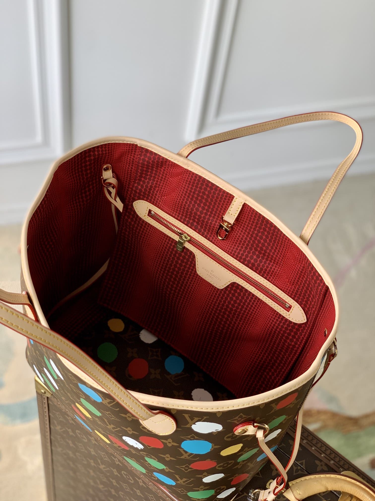 1:1 Replica Louis Vuitton LV LV x YK Neverfull MM Brown Vibrant Bag For Women M46381 - 31cm/ 12.2 in - Image 6