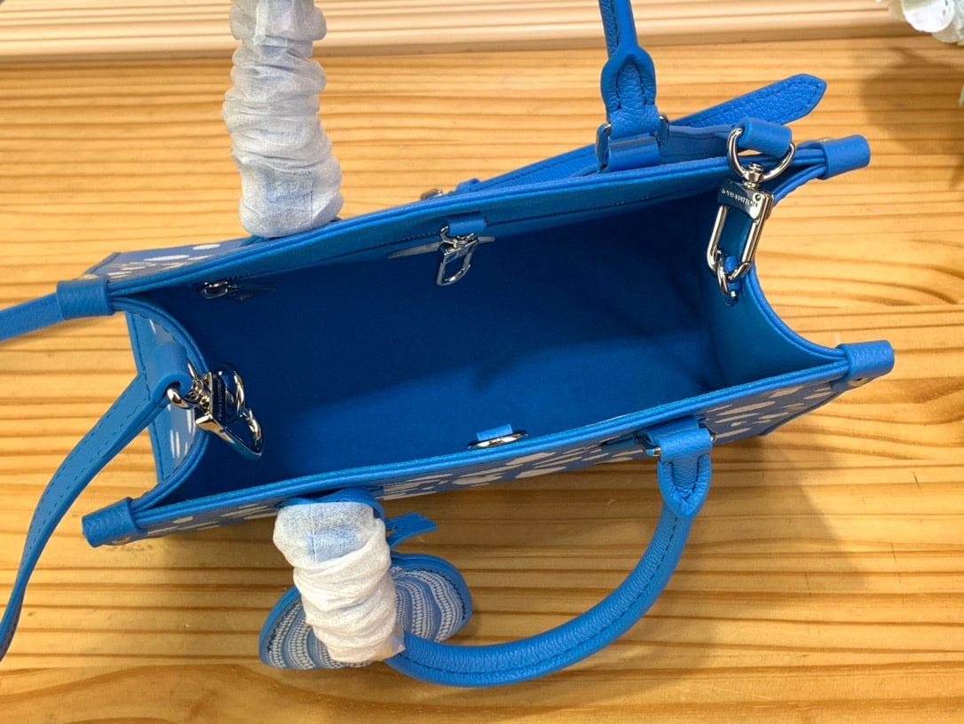 1:1 Replica Louis Vuitton LV LV x YK OnTheGo PM Blue Vibrant Bag For Women M46424 - 9.8in/ 25cm - Image 6