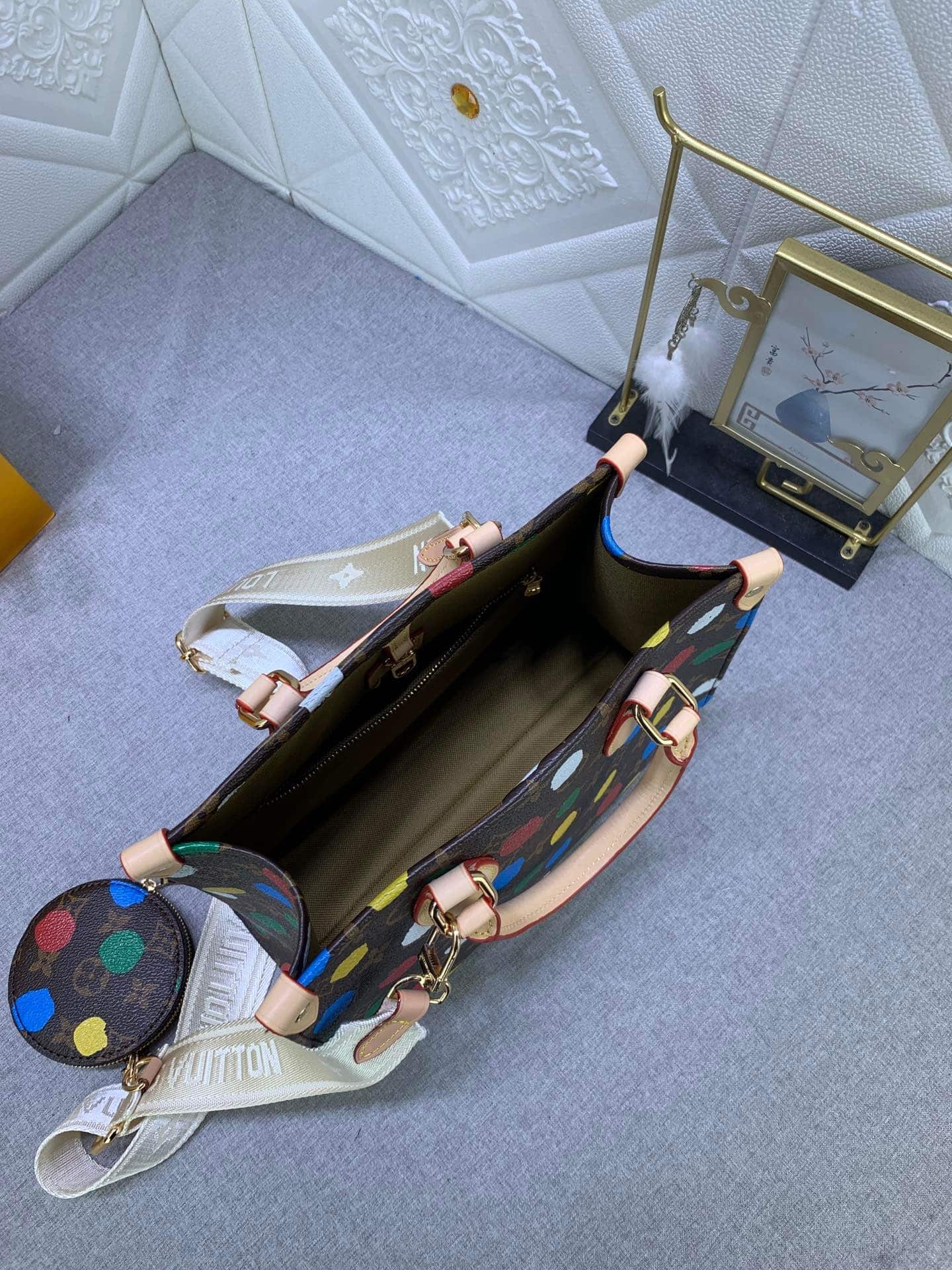 1:1 Replica Louis Vuitton LV LV xYK OnTheGo PM For Women 9.8 in/ 25 cm- M46380 - Image 5