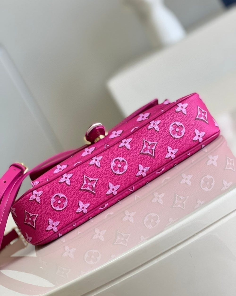 1:1 Replica Louis Vuitton LV Maxi Multi Pochette Accessoires Handbag Pink Luxury Bag For Women M46161 - 9.3in/27cm
