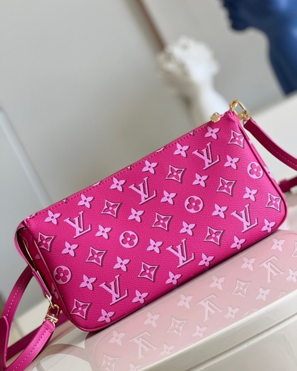 1:1 Replica Louis Vuitton LV Maxi Multi Pochette Accessoires Handbag Pink Luxury Bag For Women M46161 - 9.3in/27cm