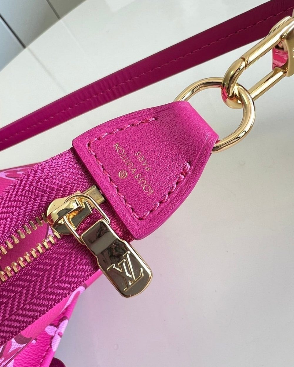 1:1 Replica Louis Vuitton LV Maxi Multi Pochette Accessoires Handbag Pink Luxury Bag For Women M46161 - 9.3in/27cm