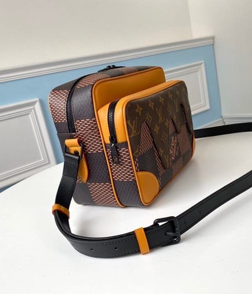 1:1 Replica Louis Vuitton LV Takeoff Messenger Nil Damier Ebene Canvas  Unique Bag For Men N40359 - 10.6in/27cm