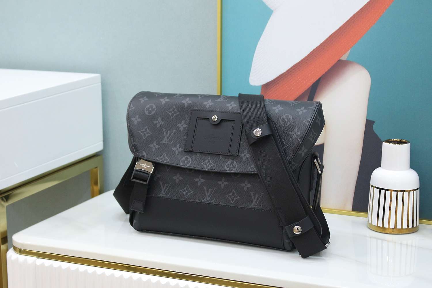 1:1 Replica Louis Vuitton LV Messenger PM Voyager Bag Black Unique Bag For Men M40511 - 33cm / 12.6in - Image 8
