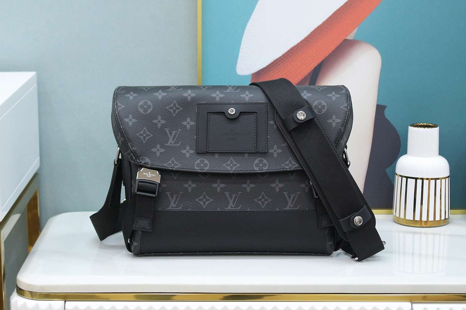 1:1 Replica Louis Vuitton LV Messenger PM Voyager Bag Black Unique Bag For Men M40511 - 33cm / 12.6in - Image 7