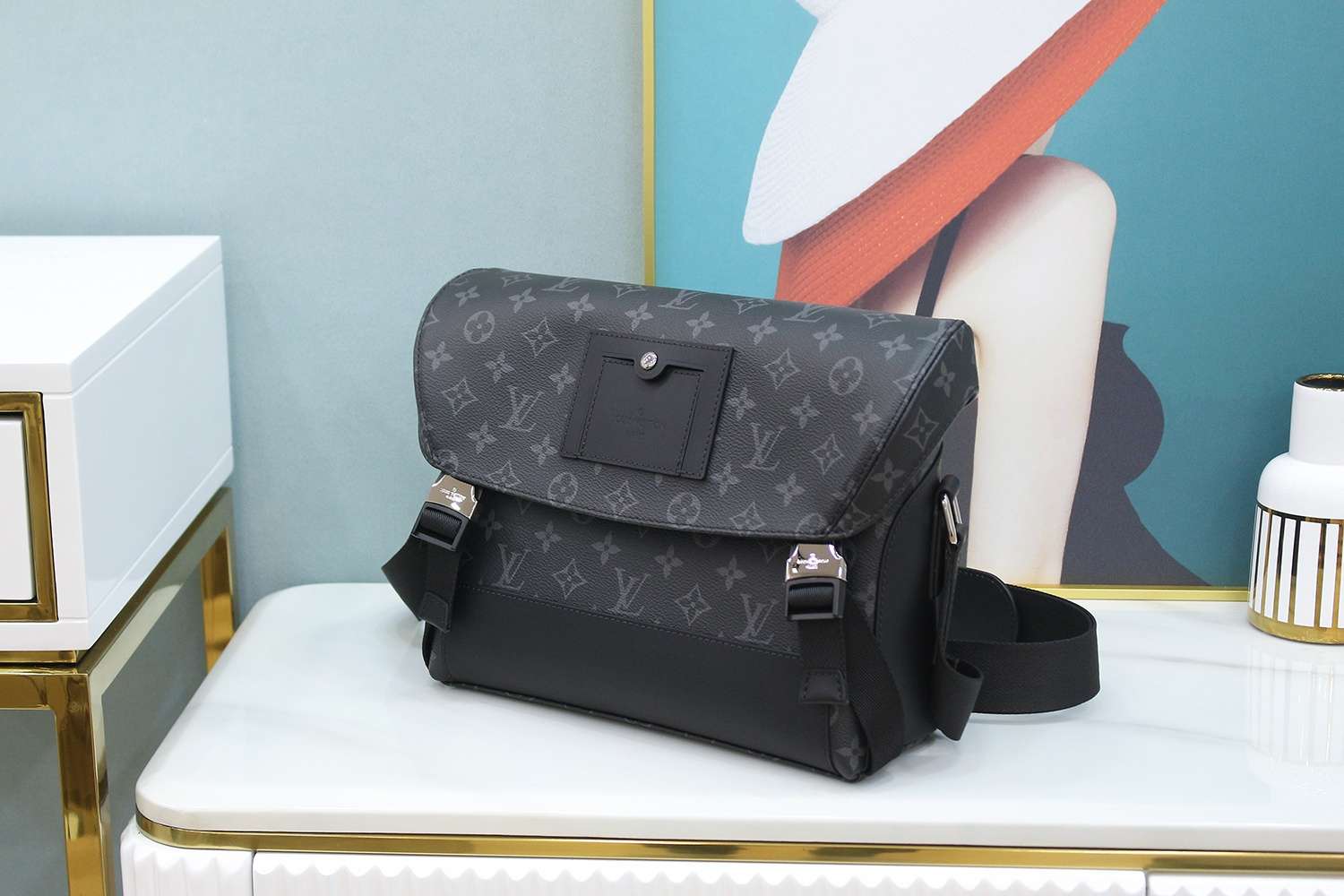1:1 Replica Louis Vuitton LV Messenger PM Voyager Bag Black Unique Bag For Men M40511 - 33cm / 12.6in - Image 5