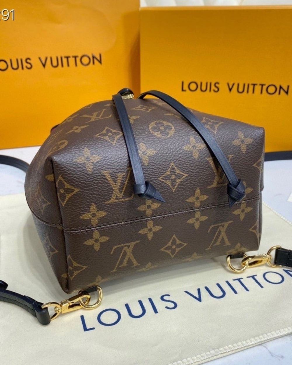 1:1 Replica Louis Vuitton LV Montsouris BB Monogram Canvas Black Luxury Bag For Women M45516 - 7.9in/20cm