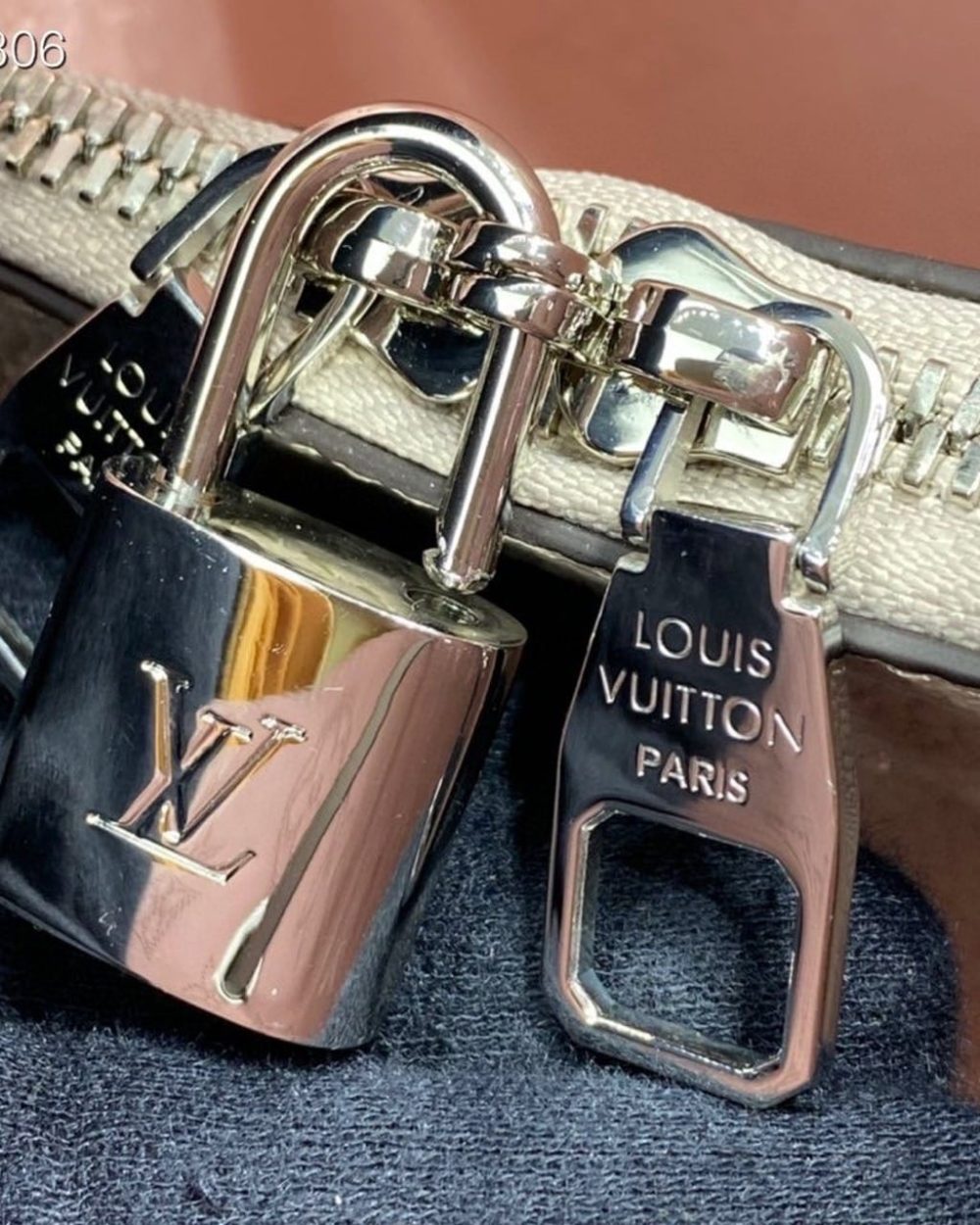 1:1 Replica Louis Vuitton LV Muria Bucket Bag Snow White Luxury Bag For Women M58483 - 9.8in/25cm