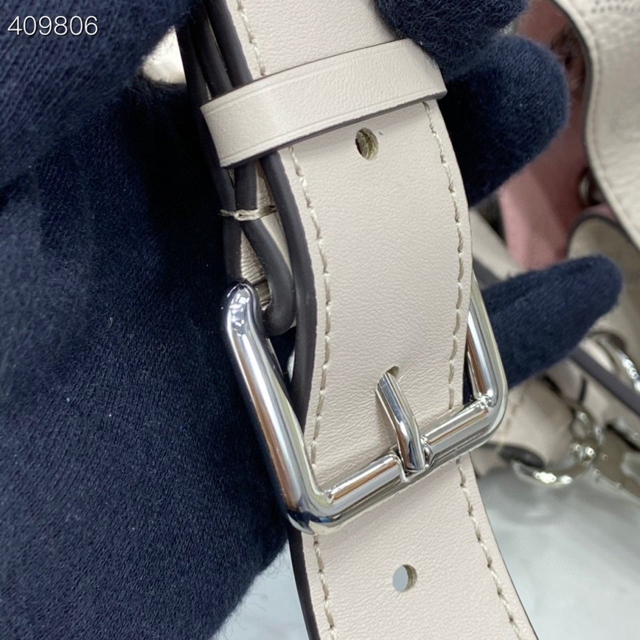 1:1 Replica Louis Vuitton LV Muria Bucket Bag Snow White Luxury Bag For Women M58483 - 9.8in/25cm - Image 13