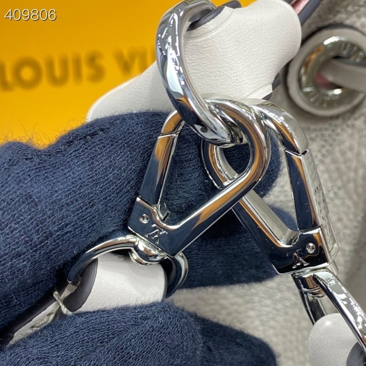 1:1 Replica Louis Vuitton LV Muria Bucket Bag Snow White Luxury Bag For Women M58483 - 9.8in/25cm - Image 14