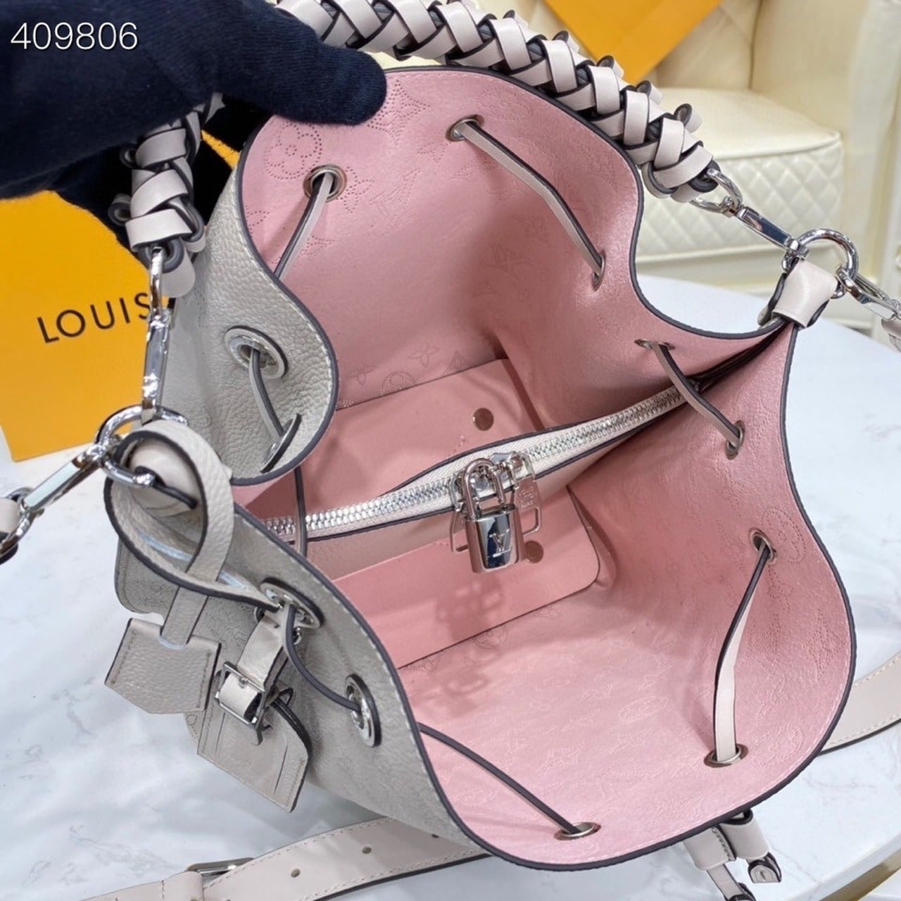 1:1 Replica Louis Vuitton LV Muria Bucket Bag Snow White Luxury Bag For Women M58483 - 9.8in/25cm - Image 15