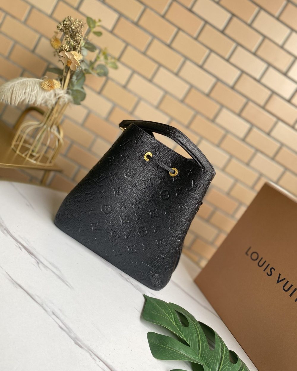 1:1 Replica Louis Vuitton LV NéoNoé MM Monogram Empreinte Leather Luxury Bag For Women M45256 - 10.2in/26cm