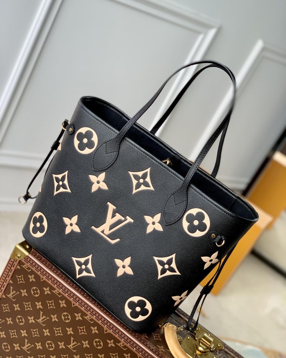 1:1 Replica Louis Vuitton LV Neverfull MM Monogram Empreinte Leather Black Luxury Bag For Women M58907 - 31cm/ 12.2in