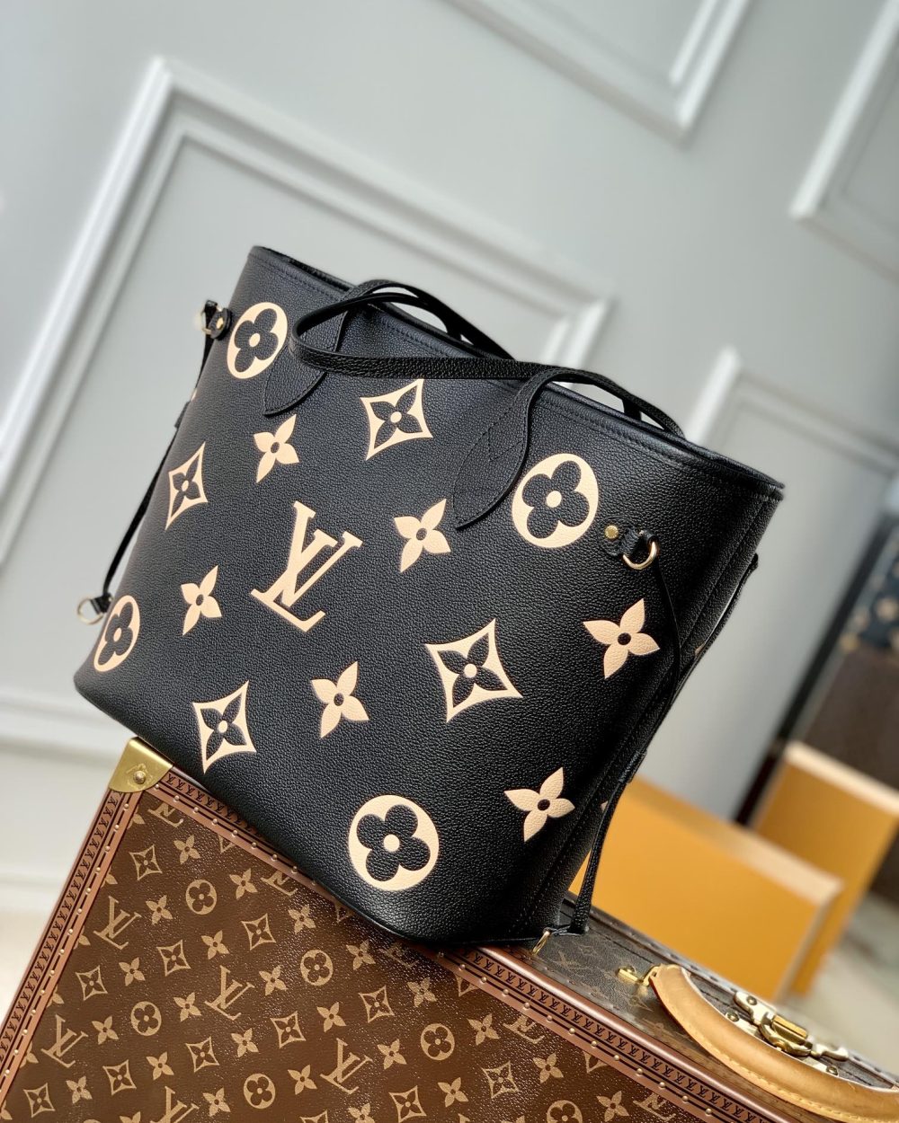 1:1 Replica Louis Vuitton LV Neverfull MM Monogram Empreinte Leather Black Luxury Bag For Women M58907 - 31cm/ 12.2in
