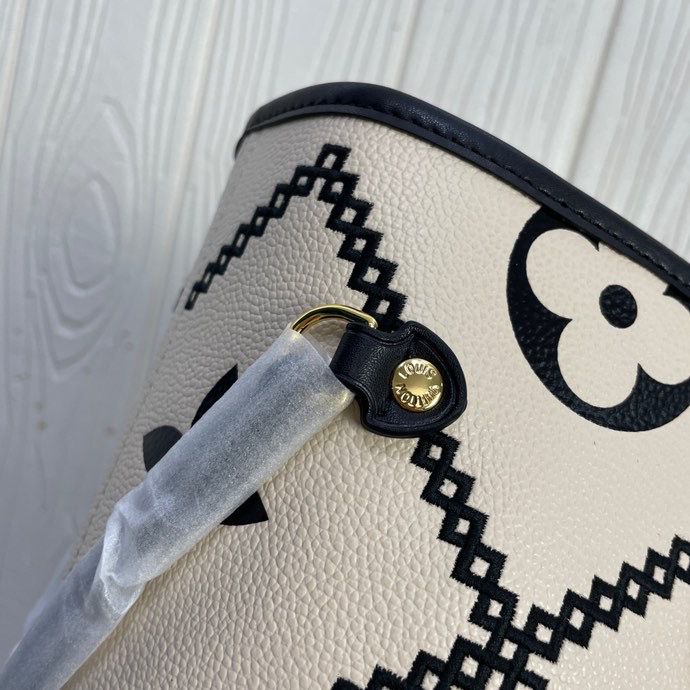 1:1 Replica Louis Vuitton LV Neverfull MM Monogram Empreinte Leather Luxury Bag For Women M46039 - 12.2in/31cm - Image 6