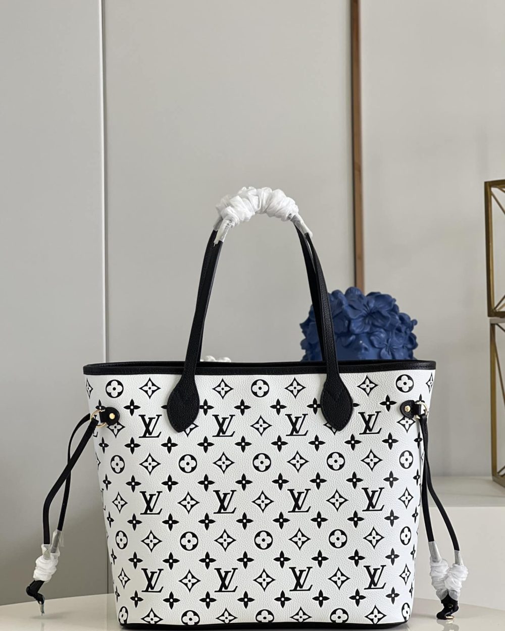 1:1 Replica Louis Vuitton LV Neverfull MM Monogram Empreinte Black/White Luxury Bag For Women M46103 - 12.2in/31cm