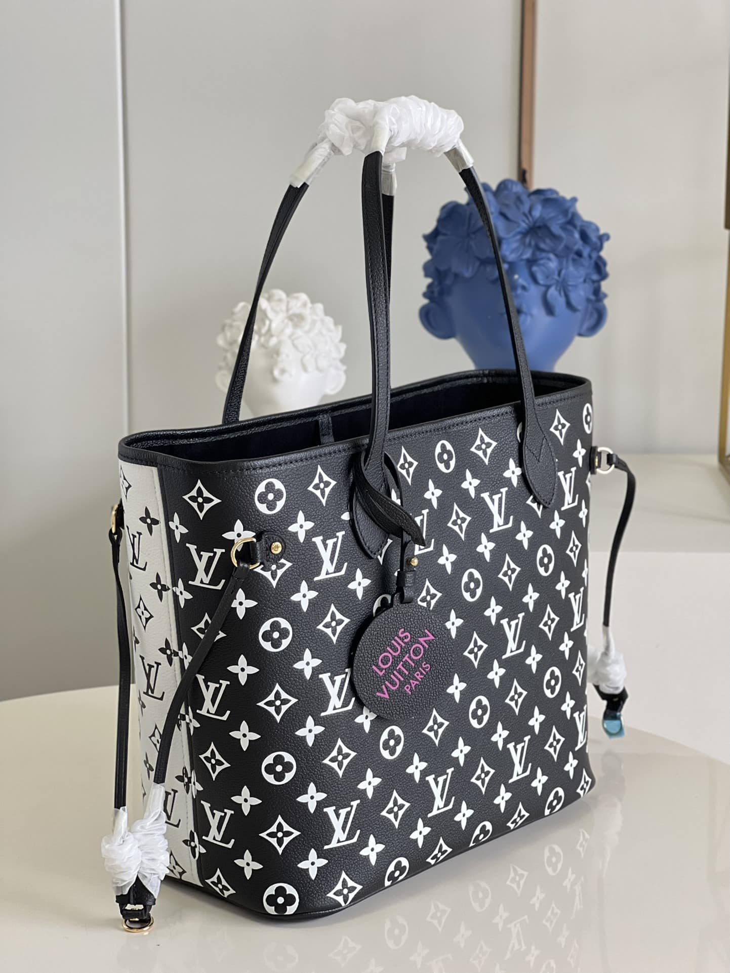 1:1 Replica Louis Vuitton LV Neverfull MM Monogram Empreinte Black/White Luxury Bag For Women M46103 - 12.2in/31cm - Image 3