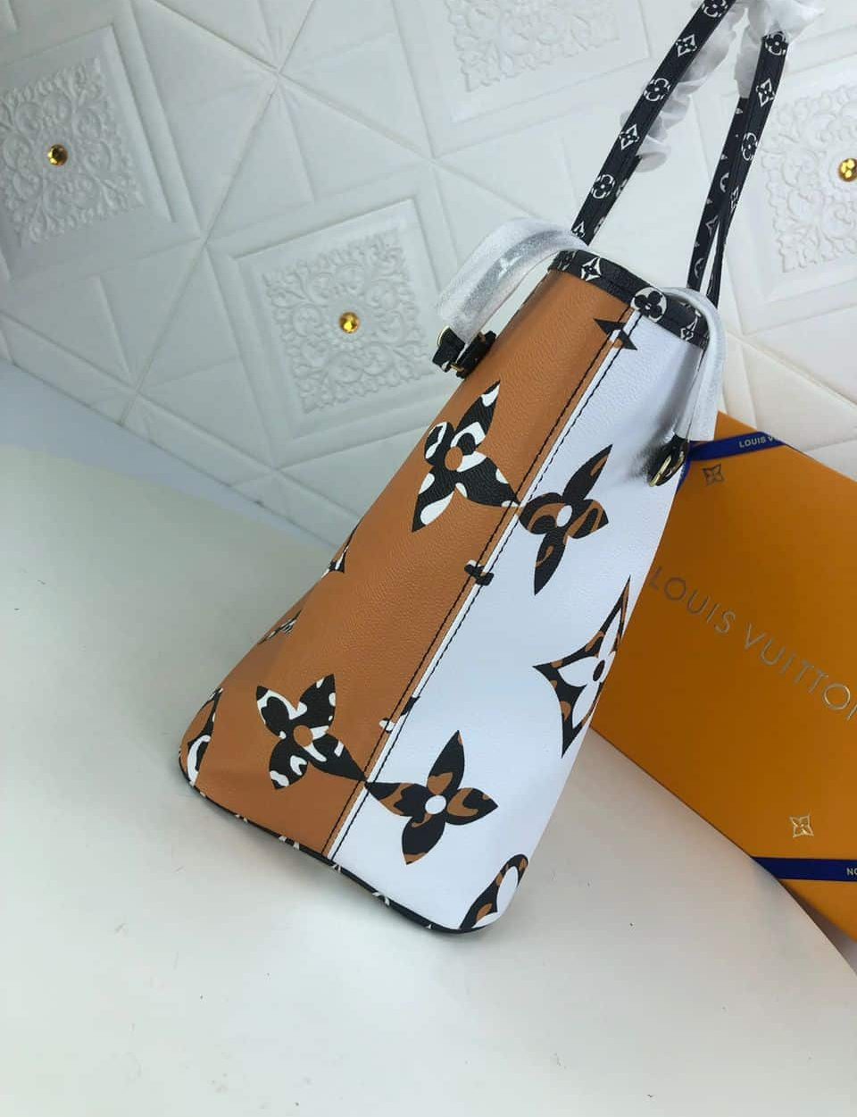 1:1 Replica Louis Vuitton LV Neverfull MM Monogram Jungle Canvas Luxury Bag For Women M44716 - 12.2in/31cm