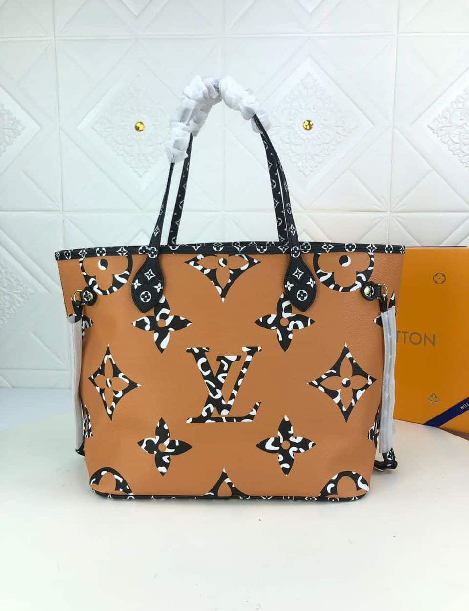 1:1 Replica Louis Vuitton LV Neverfull MM Monogram Jungle Canvas Luxury Bag For Women M44716 - 12.2in/31cm