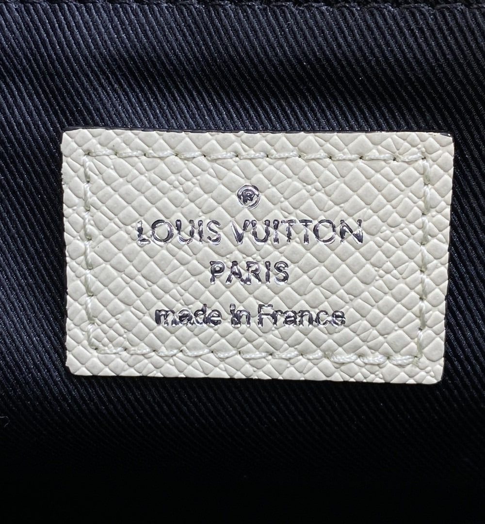 1:1 Replica Louis Vuitton LV New Flap Messenger Taiga White Unique Bag For Men - 11.1in/28.3cm