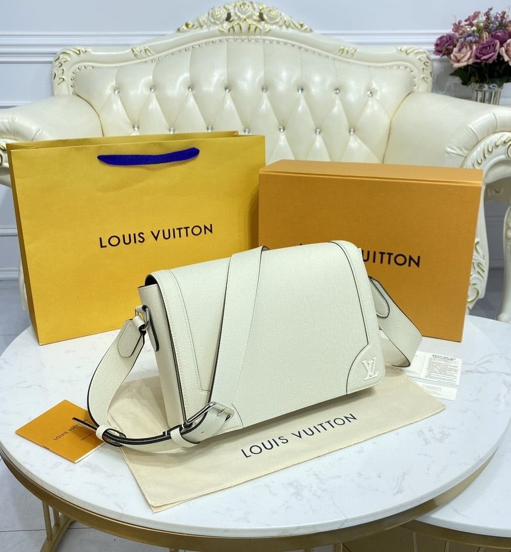 1:1 Replica Louis Vuitton LV New Flap Messenger Taiga White Unique Bag For Men - 11.1in/28.3cm