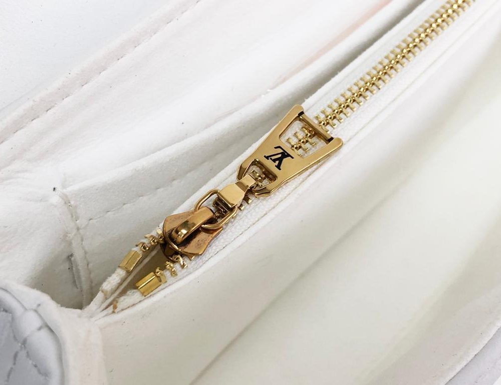 1:1 Replica Louis Vuitton LV New Wave Chain Bag White Luxury Bag For Women M58549 - 9.4in/24cm