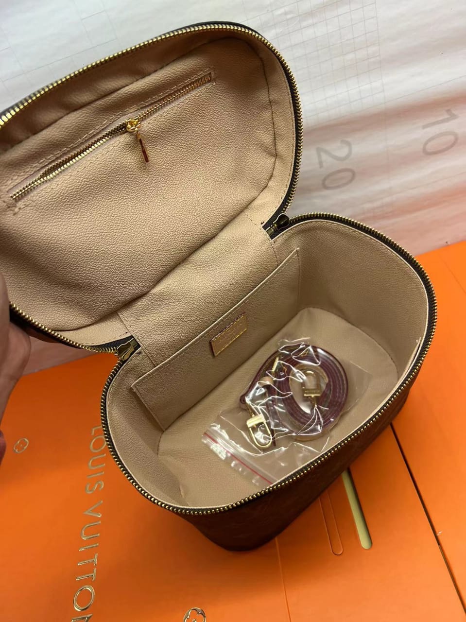 1:1 Replica Louis Vuitton LV Nice BB Toiletry Pouch Monogram Canvas Luxury Bag For Women M42265 - 9.4in/24cm - Image 8